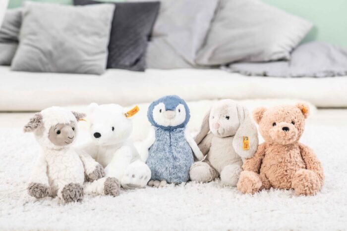 Steiff Hoppie Hase 18 cm hellgrau, Plüschtier Hase mit Schlappohren, Soft Cuddly Friends, flauschiges Stofftier zu – Bild 6